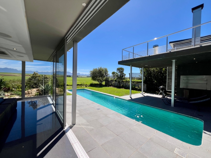 5 Bedroom Property for Sale in Oubaai Western Cape